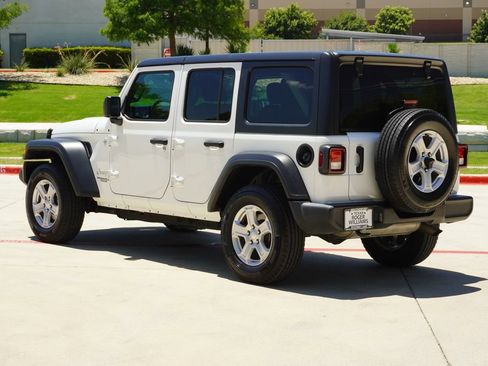 Used 2021 Jeep Wrangler Unlimited Sport AWD/4WD image 3