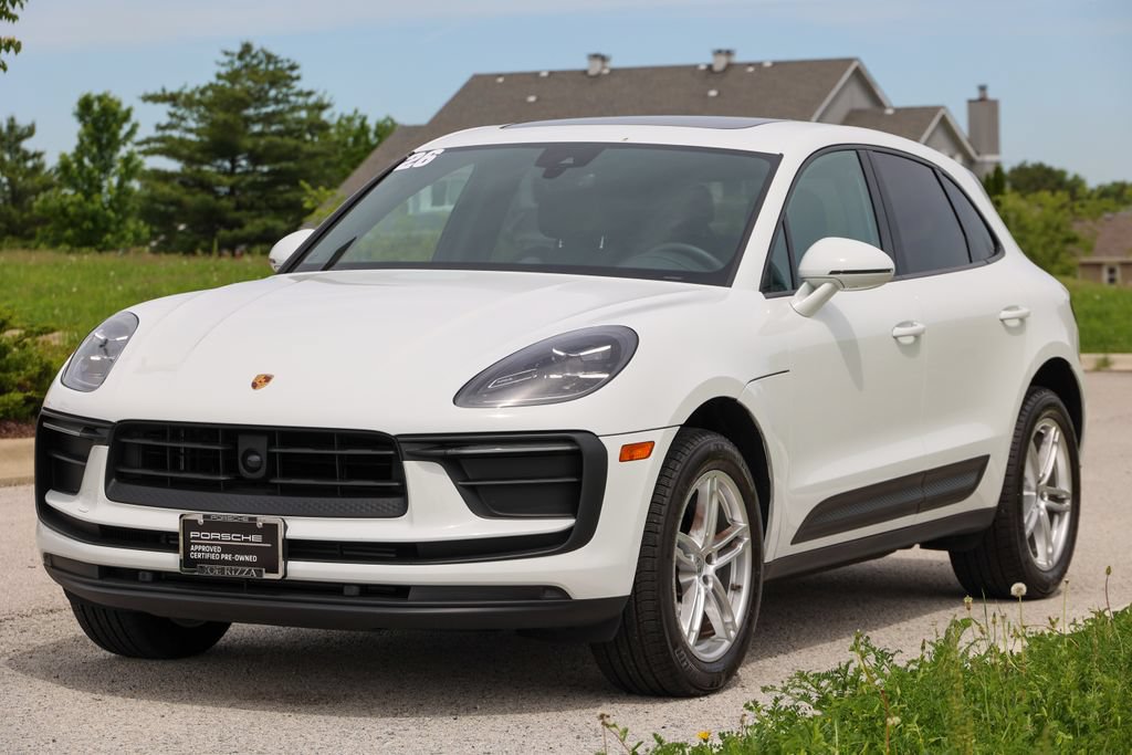 Certified 2026 Porsche Macan AWD/4WD image 23