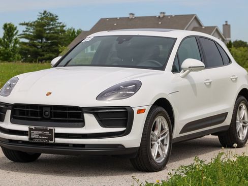 Certified 2026 Porsche Macan AWD/4WD image 23