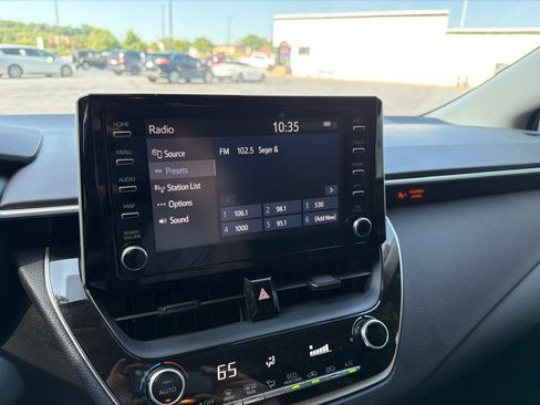 Used 2020 Toyota Corolla LE FWD image 14