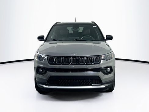 Used 2023 Jeep Compass Limited AWD/4WD image 2