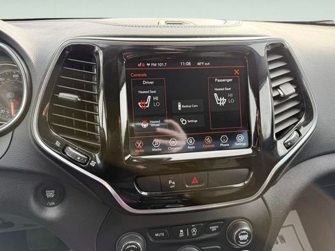 Used 2020 Jeep Cherokee Limited image 8