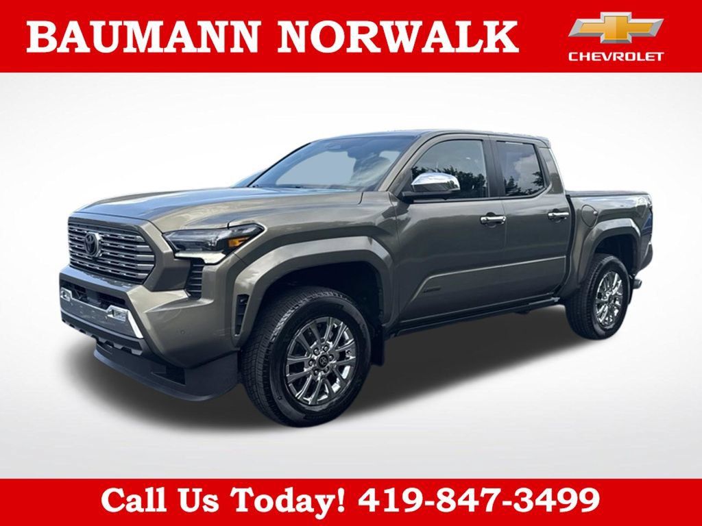Used 2025 Toyota Tacoma Limited AWD/4WD image 3