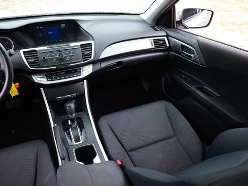 Used 2015 Honda Accord LX image 22