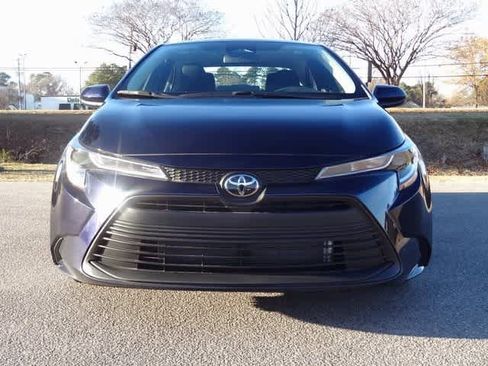 Used 2025 Toyota Corolla LE image 5