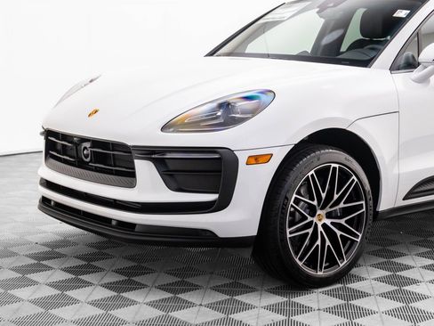 Certified 2026 Porsche Macan AWD/4WD image 39