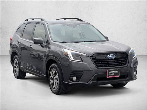 Used 2022 Subaru Forester Premium AWD/4WD image 3