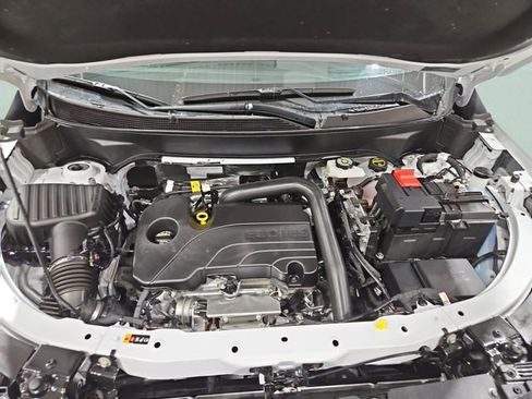 Used 2025 Chevrolet Equinox ACTIV w/ Safety and Technology Package image 37