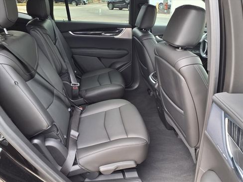 Used 2025 Cadillac XT6 Premium Luxury FWD image 13