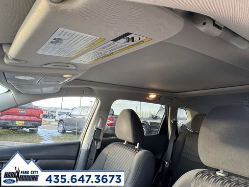 Used 2018 Nissan Rogue SV image 14