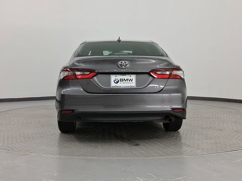 Used 2021 Toyota Camry LE image 10