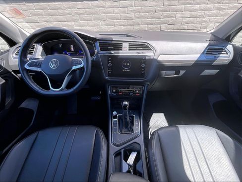 Certified 2023 Volkswagen Tiguan SE FWD image 15