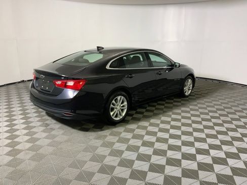 Used 2017 Chevrolet Malibu LT image 6