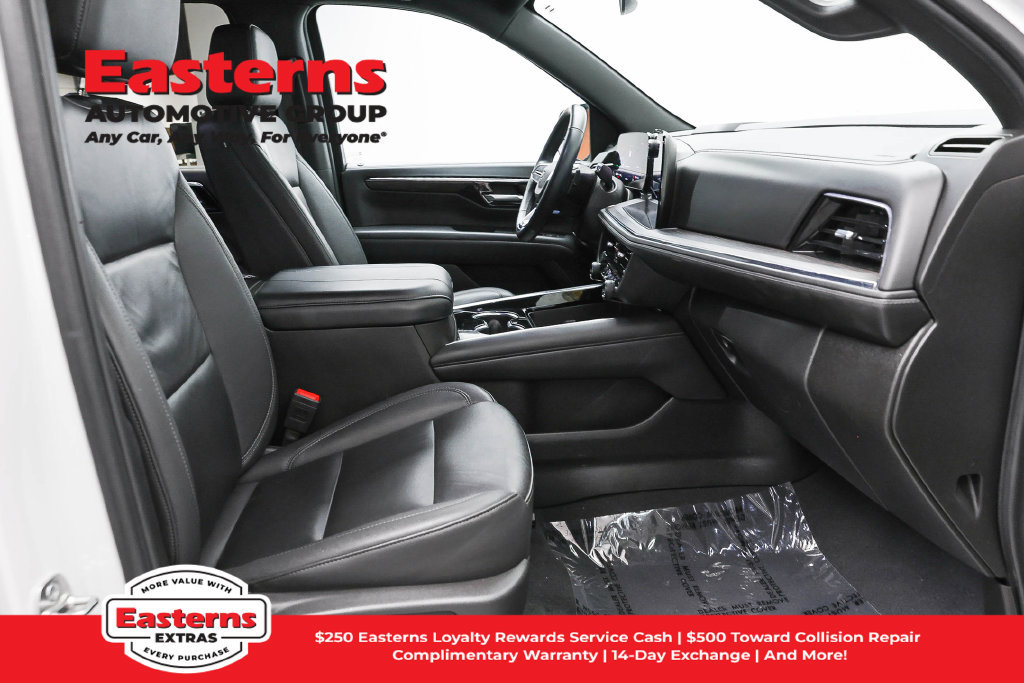 Used 2025 Chevrolet Suburban Z71 AWD/4WD image 25