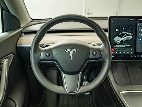 Used 2022 Tesla Model Y Performance AWD/4WD image 22