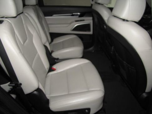 Used 2022 Kia Telluride S AWD/4WD image 19