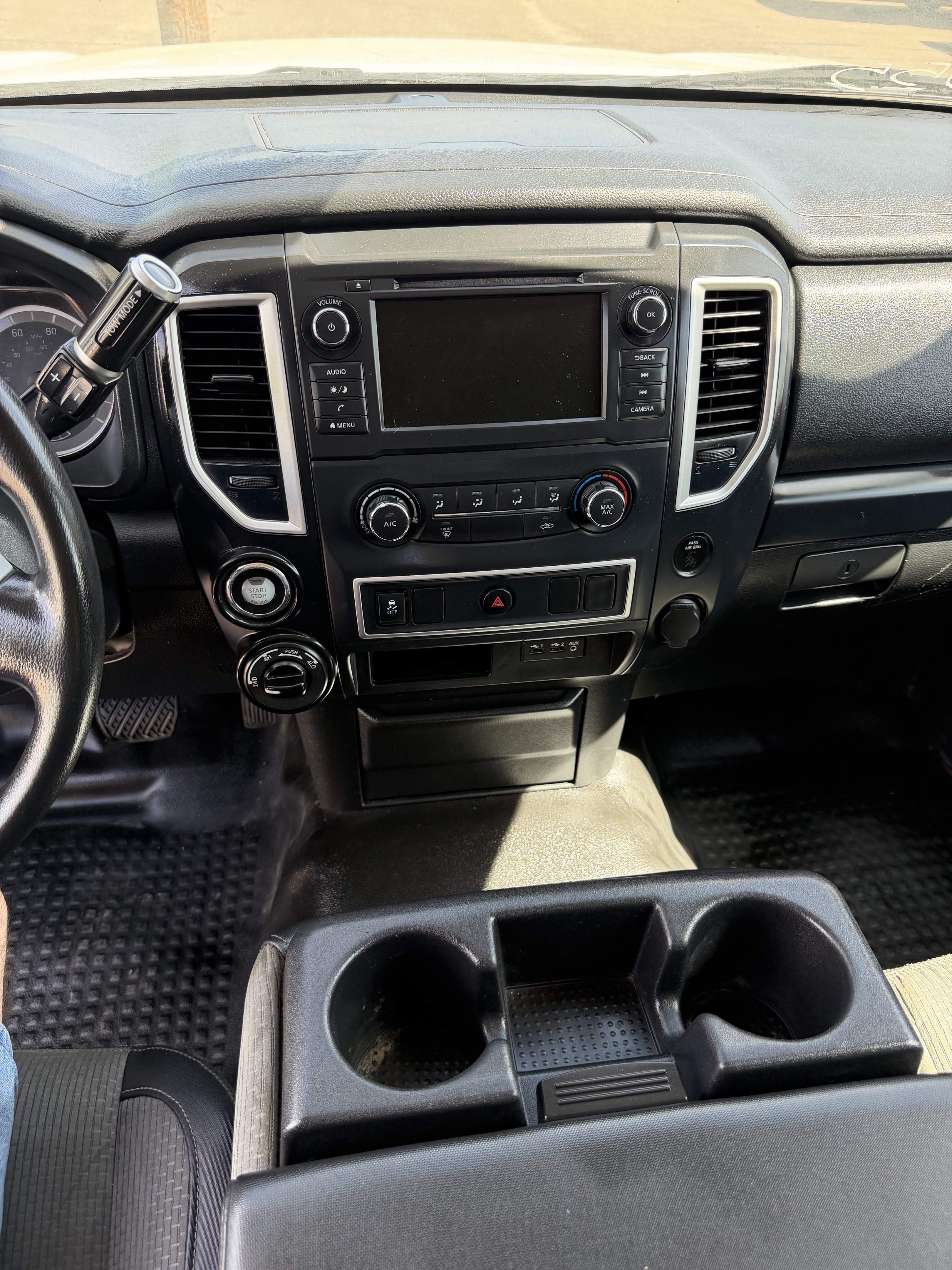 Used 2019 Nissan Titan S AWD/4WD image 21