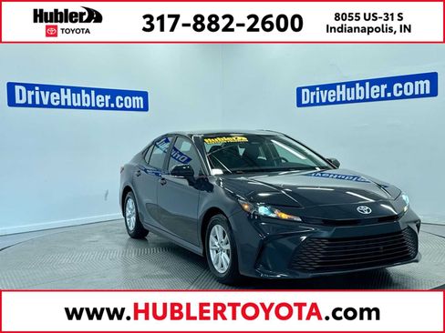 Used 2025 Toyota Camry LE w/ Convenience Package FWD image 1