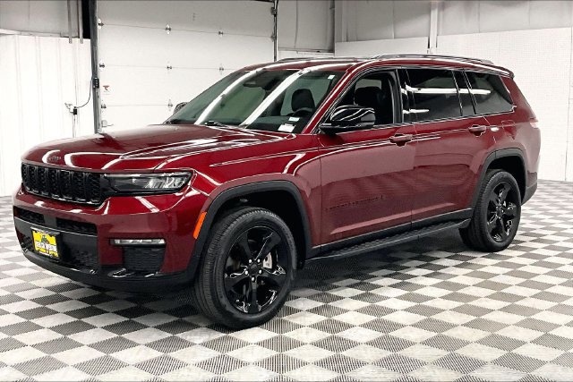 Used 2023 Jeep Grand Cherokee L Limited w/ Black Appearance Package AWD/4WD image 12