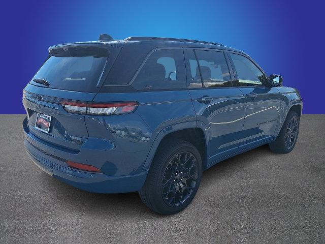 Used 2026 Jeep Grand Cherokee Summit AWD/4WD image 4