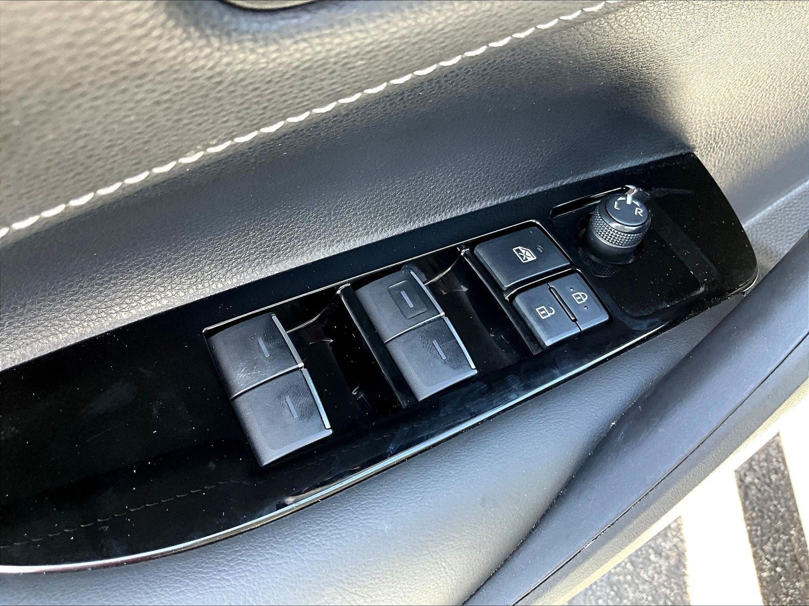 Used 2024 Toyota Corolla SE FWD image 35