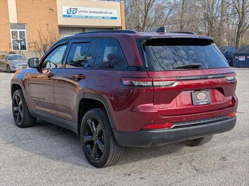 Certified 2023 Jeep Grand Cherokee Altitude AWD/4WD image 8