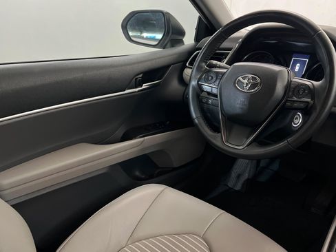 Used 2023 Toyota Camry SE FWD image 12