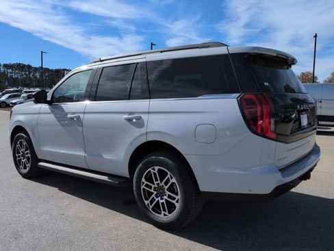 New 2025 Ford Expedition Active image 6