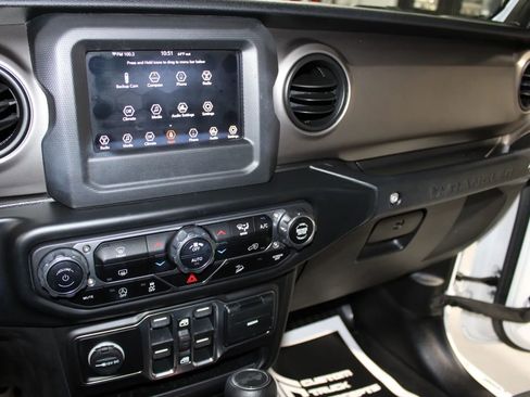 Used 2020 Jeep Wrangler Unlimited Sport S AWD/4WD image 24