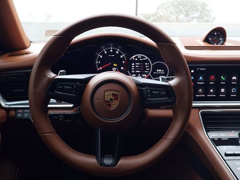 Certified 2022 Porsche Panamera Platinum Edition image 15