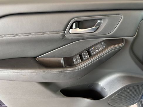 Used 2026 Nissan Rogue SL FWD image 18