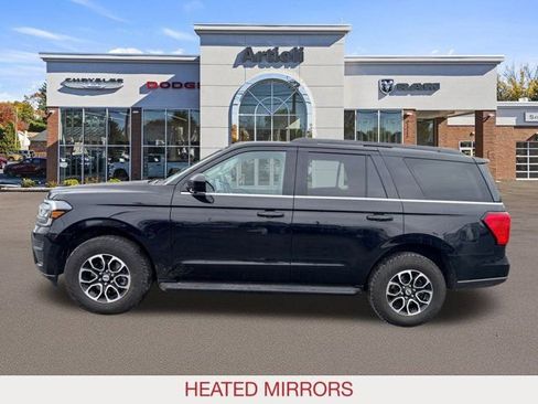 Used 2024 Ford Expedition XLT image 5