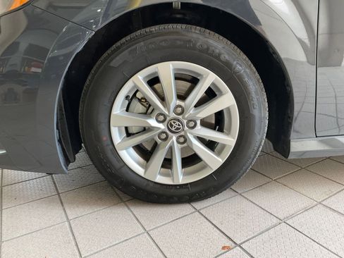 Used 2025 Toyota Camry LE image 23