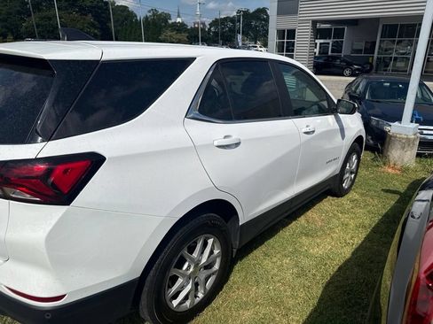 Used 2024 Chevrolet Equinox LT AWD/4WD image 3