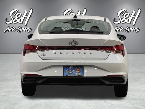 Used 2021 Hyundai Elantra SE FWD image 15