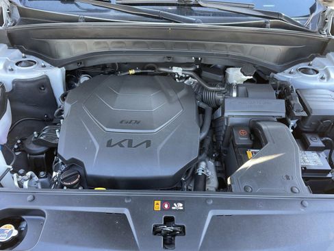 Certified 2022 Kia Telluride SX w/ SX Prestige Package image 11