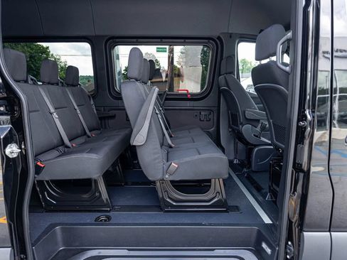 Used 2024 Mercedes-Benz Sprinter 2500 image 21