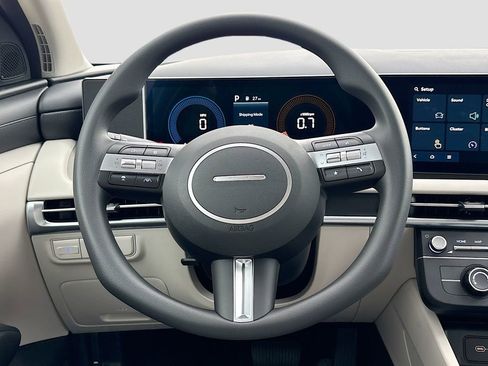 Certified 2025 Hyundai Tucson SE image 11