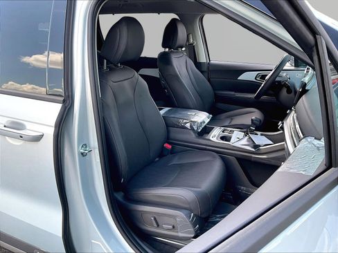 New 2027 Kia Carnival SX w/ Dark Edition Package FWD image 19