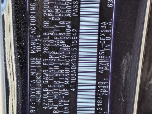 Used 2025 Toyota Camry SE AWD/4WD image 33