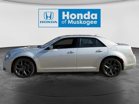 Used 2023 Chrysler 300 S RWD image 8
