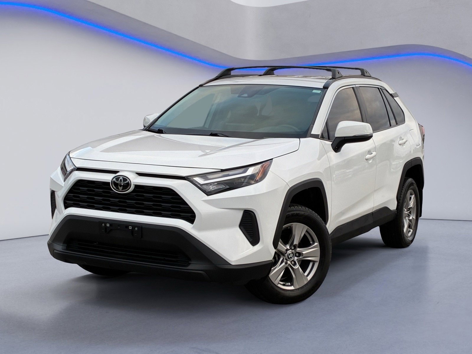 Used 2023 Toyota RAV4 XLE FWD image 2