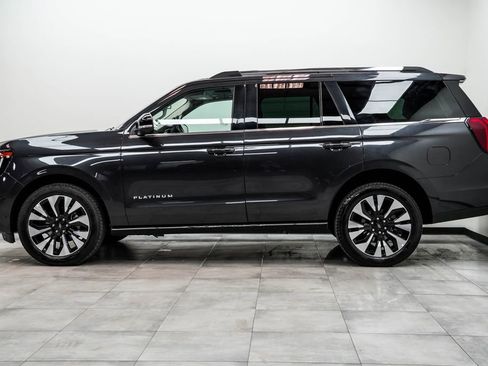 Used 2025 Ford Expedition Platinum w/ Driver's Package AWD/4WD image 8
