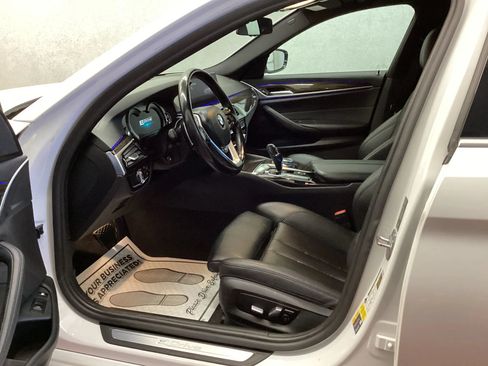 Used 2019 BMW 530e xDrive w/ Convenience Package AWD/4WD image 8