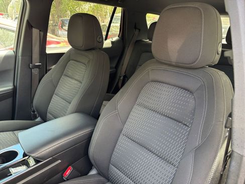 Used 2025 Chevrolet Equinox LT FWD image 36