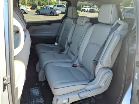 Used 2024 Honda Odyssey Elite image 7