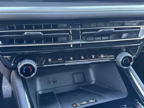 New 2026 Chevrolet Traverse LT w/ Midnight/Sport Edition image 10