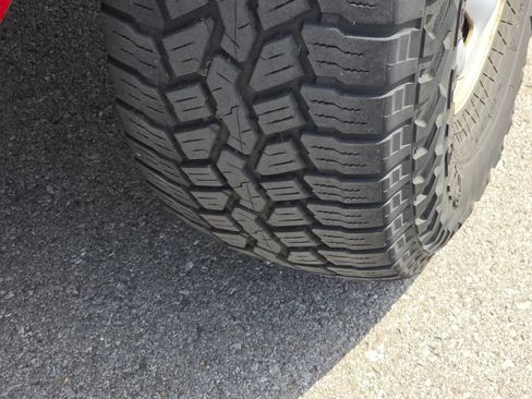 Used 2019 Toyota Tacoma SR AWD/4WD image 14