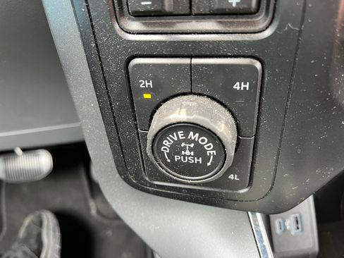 Certified 2022 Ford F150 XLT w/ Equipment Group 301A Mid image 40