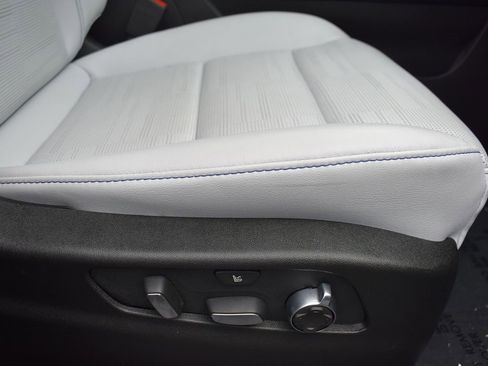 Certified 2025 Cadillac XT4 Sport image 36